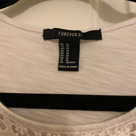 White lace top - Picture 3 of 4